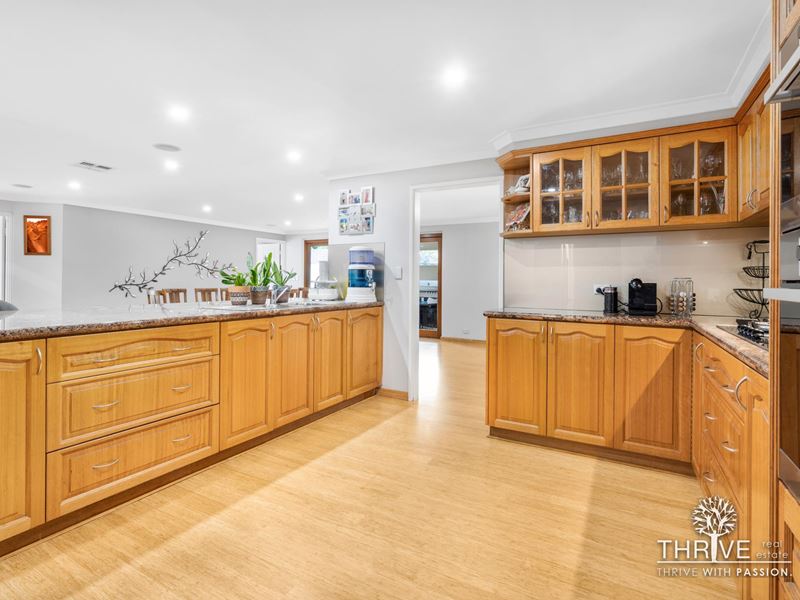 18 Albatross Pass, Willetton