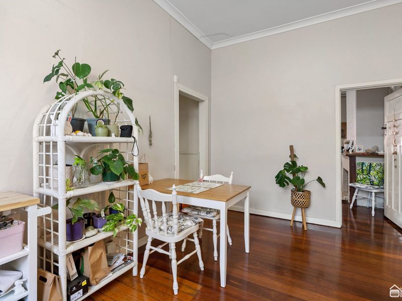 27 Fourth Road, Armadale