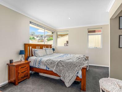 2A Jacques Place, Orelia WA 6167