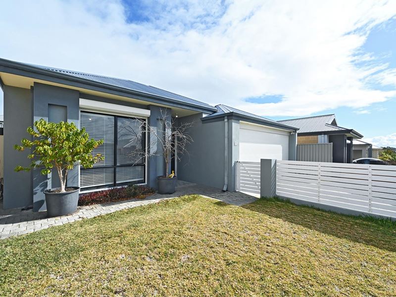 51 Commodore Avenue, Clarkson WA 6030