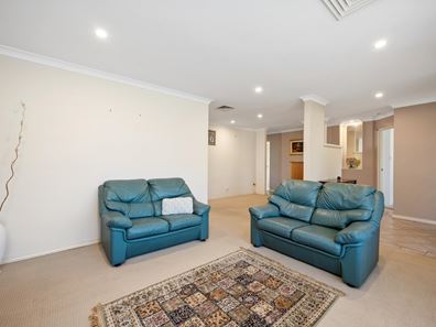 6 Ebury  Mews, Canning Vale WA 6155