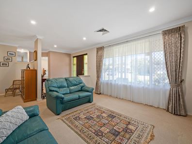 6 Ebury  Mews, Canning Vale WA 6155