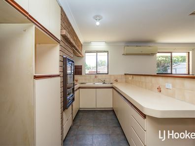 10 Urana Road, Armadale WA 6112