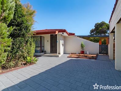 26 Romney Way, Parkwood WA 6147