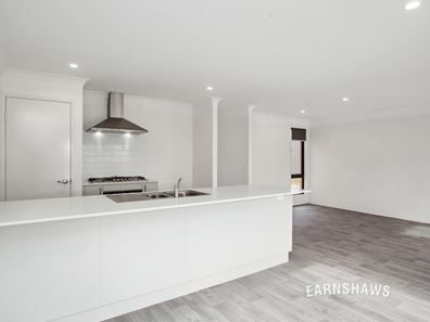 122 Woollcott Avenue, Brabham WA 6055