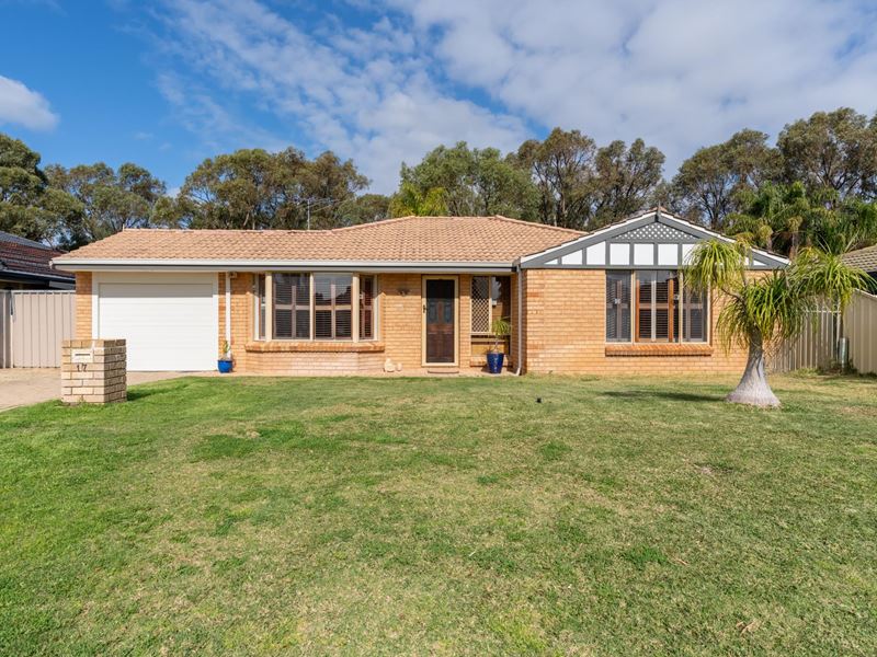 17 Timberlane Loop, Cooloongup WA 6168