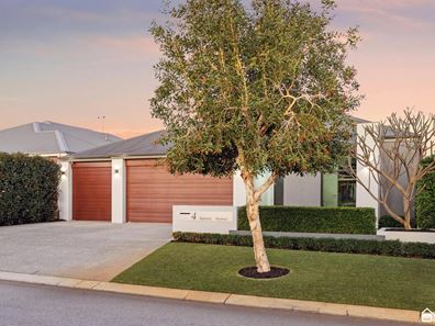 4 Topiary Avenue, Piara Waters WA 6112