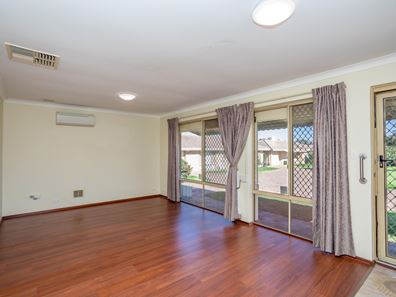 2/17 Attfield Street, Maddington WA 6109