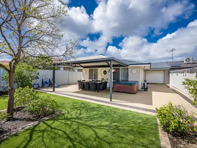 5 Avocet Road, Stirling WA 6021