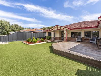 5 Maratea Parade, Secret Harbour WA 6173