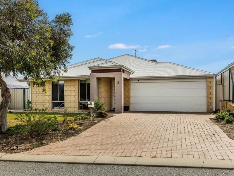 5 Medinah Street, Meadow Springs
