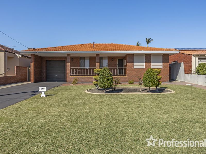 12 Brookland Crescent, Marangaroo