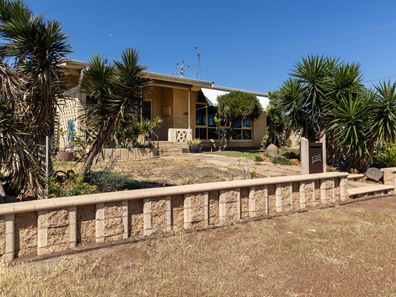 138 Kempton Street, Bluff Point WA 6530