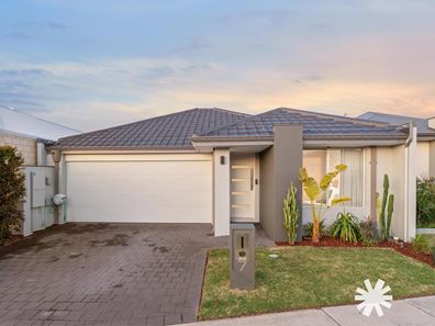 7 Greenwich Way, Success WA 6164