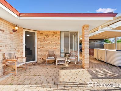 32 Napier Road, Marangaroo WA 6064