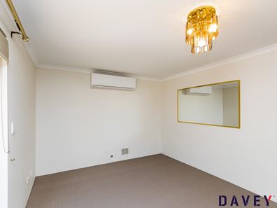 2 Auborough Street, Doubleview WA 6018