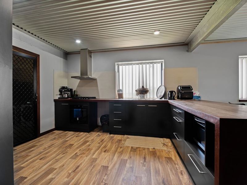 5 Brockman Close, Moresby WA 6530