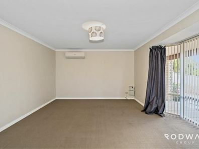 17 Woodlands Rd, Golden Bay WA 6174