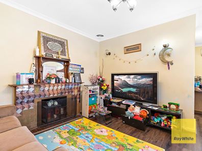 262 Spencer Road, Thornlie WA 6108