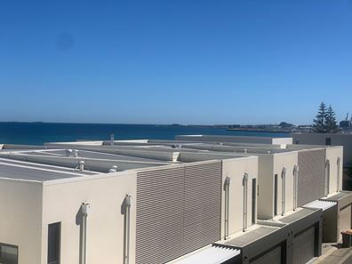 39 Ocean Drive, North Coogee WA 6163