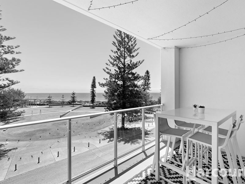 25/150 Boardwalk Boulevard, Halls Head