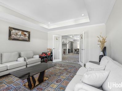 45 Spring Road, Thornlie WA 6108