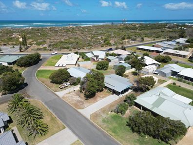 5 Ayres Crescent, Lancelin WA 6044