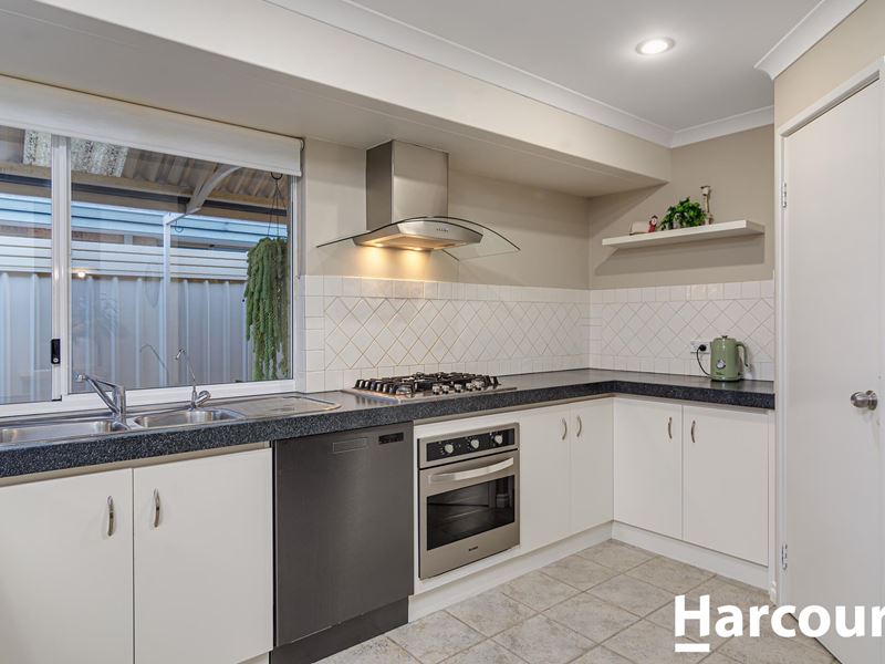 28 De Crillon Way, Currambine