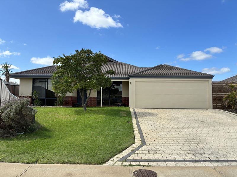 25 Calneggia Drive, Byford