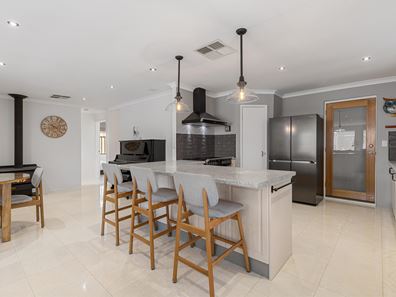 8 Volcans Mews, Port Kennedy WA 6172