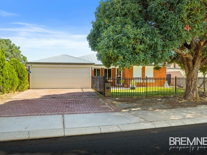 33 Tintagel Loop, Orelia WA 6167