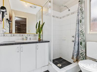33 Tintagel Loop, Orelia WA 6167