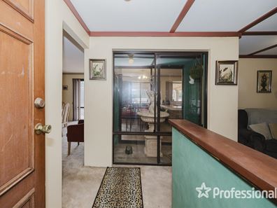 22 Cromwell Road, Alexander Heights WA 6064