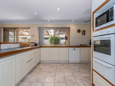 14 Ashridge Turn, Canning Vale WA 6155