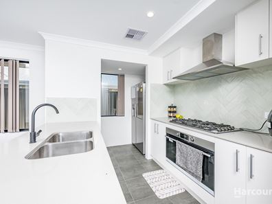 45 Kingfisher Road, Eglinton WA 6034