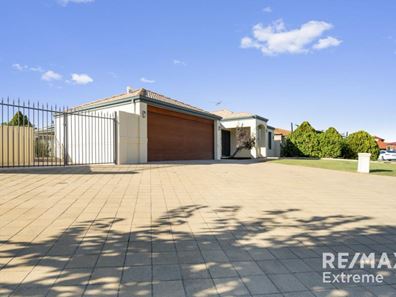 5 Clarafield Meander, Tapping WA 6065
