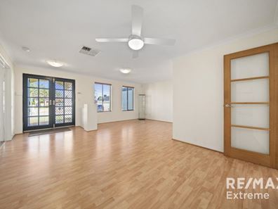 5 Clarafield Meander, Tapping WA 6065