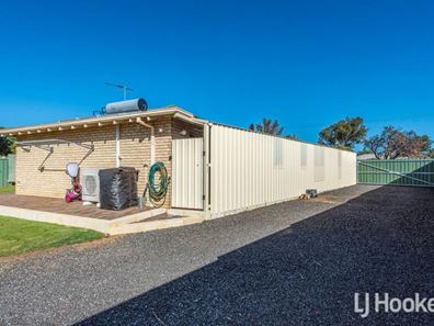 8 Jupiter Way, Greenfields WA 6210