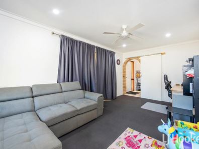 8 Jupiter Way, Greenfields WA 6210