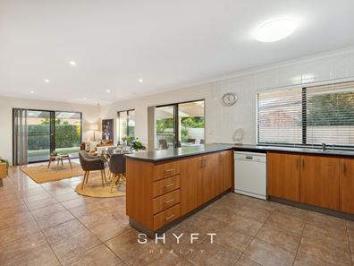 27 Beaumarks Court, Mindarie WA 6030