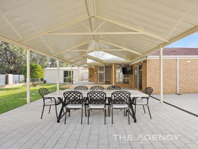 22 Waterside Retreat, Wilson WA 6107