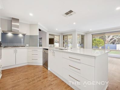 22 Waterside Retreat, Wilson WA 6107