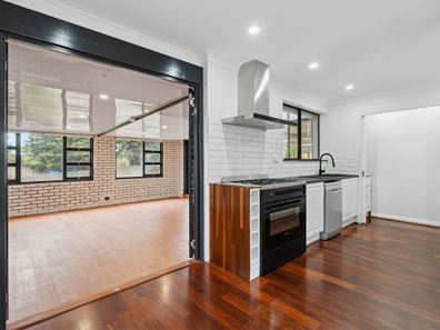 32 Fenellia Crescent, Craigie WA 6025