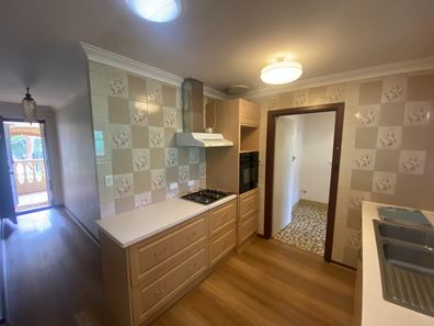 10 Hadleigh Way, Girrawheen WA 6064
