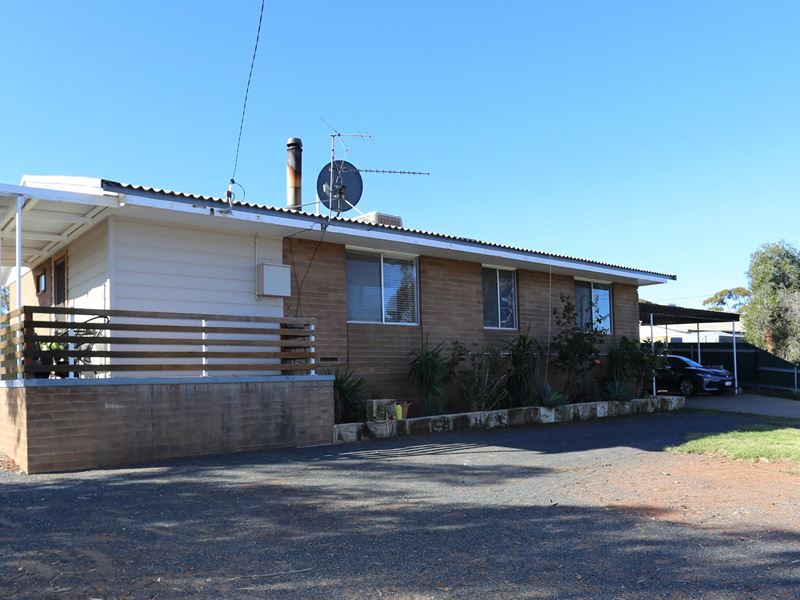2 Bachelor Avenue, Kambalda East