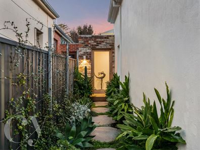 17 King William Street, South Fremantle WA 6162