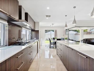 4B Vesta Crescent, Shelley WA 6148