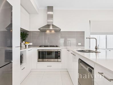 65 LONGFORD ROAD, Beaconsfield WA 6162