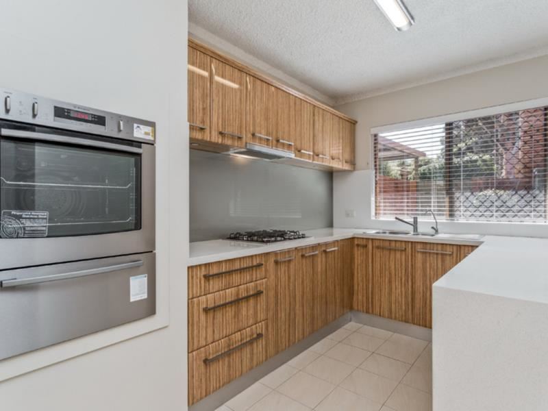 2/1 Chatsworth Terrace, Claremont WA 6010