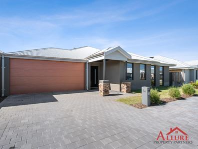 64 Moorland Cres, Ellenbrook WA 6069